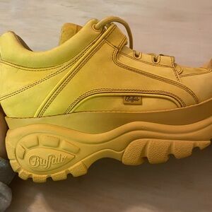Buffalo London Yellow Platform Leather Sneakers 1339 - 14 2.0 Beige Nubock
